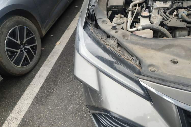 Used Toyota Avalon 2022 Dual-Engine 2.5L Luxury Edition Right Front Headlight