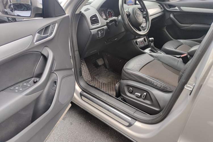 Used Audi Q3 2017 30 TFSI Fashion Model Driver Seat