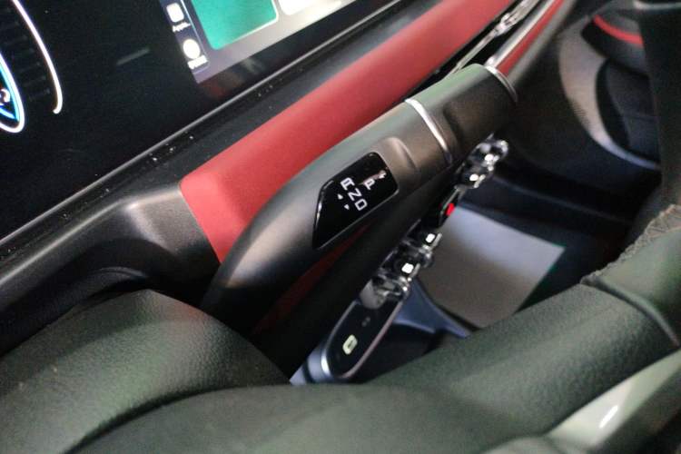 Used ORA Good Cat GT 2023 Mulan Edition 401km Luxury Version Gear Lever