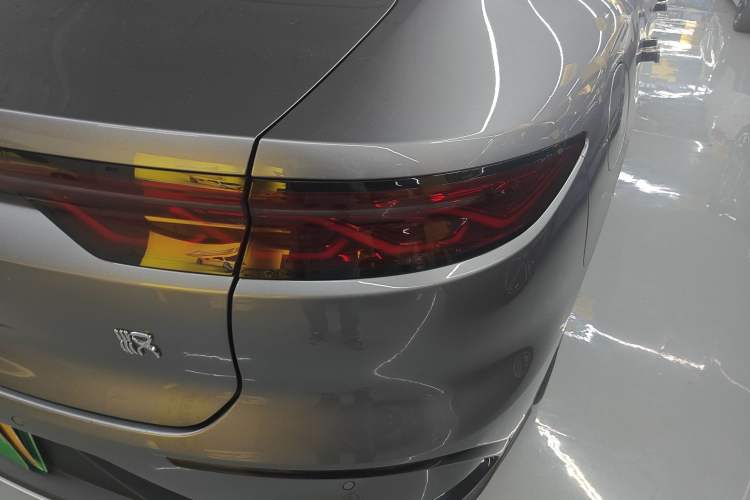 Used BYD Han 2024 EV Glory Edition 605KM Front-Wheel-Drive Premium Model
