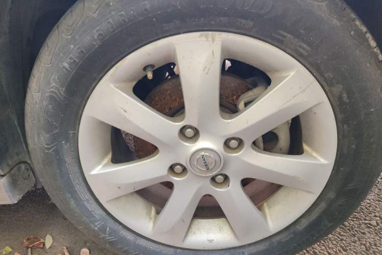 Used Nissan Sylphy 2009 1.6 XL Manual Luxury Sunroof Edition Right Front Wheel Hub