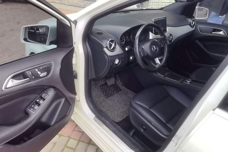 Used Mercedes-Benz B-Class 2015 B 200 Fashion Model