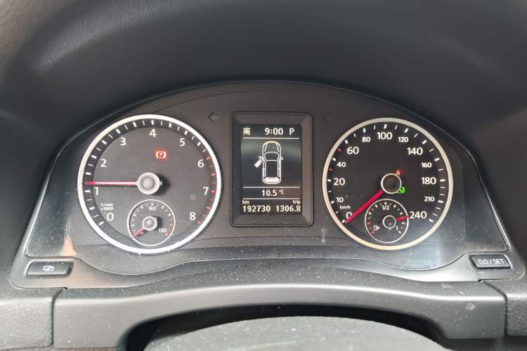 Used Volkswagen Tiguan 2012 2.0 TSI Automatic All-Wheel Drive Flagship Edition Instrument Cluster