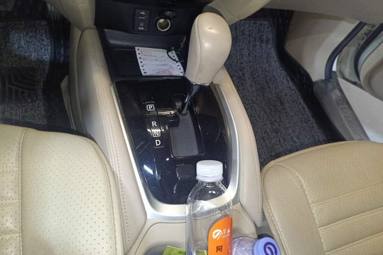 Used Nissan X-Trail 2014 2.0L CVT Comfort Edition 2WD Gear Lever