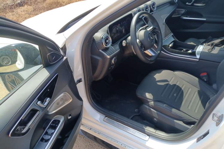 Used Mercedes-Benz C-Class 2024 Facelifted C-Class 260 L Night Edition Sports Version Driver Seat