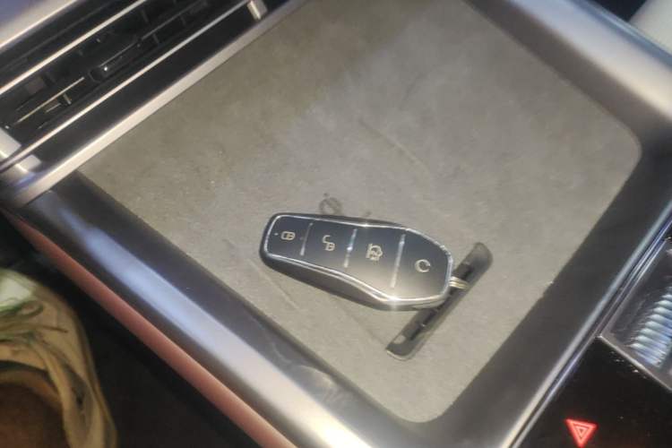 Used BYD Seal 2023 DM-i 1.5L 121km Prestige Model
