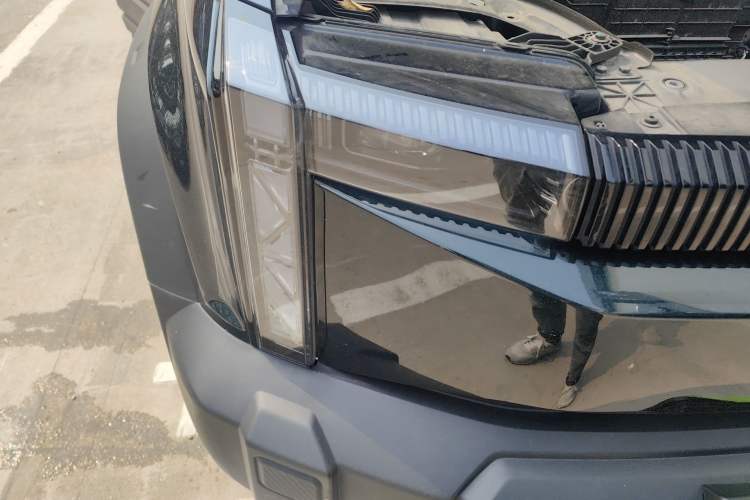 Used iCAR 03 2024 472km Four-Wheel Drive Long-Range Version Right Front Headlight