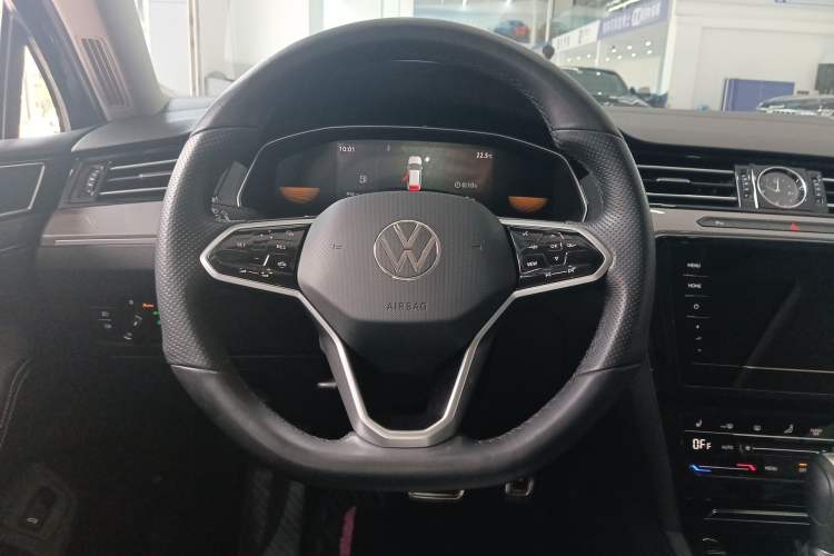 Used Volkswagen Magotan 2023 2 Million Units Limited Edition 330TSI DSG Leading Version