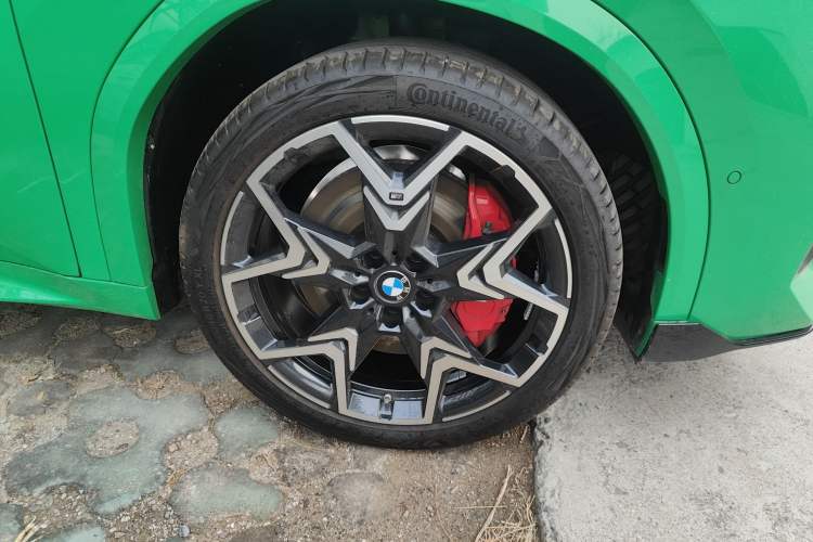 Used BMW X2 2024 M35i Right Front Wheel Hub