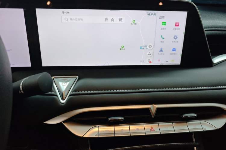 Used Venucia V 2021 260T Idol Edition
