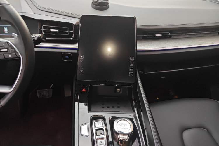 Used Hyundai Custo 2021 380TGDi Smart Love Flagship Edition TOP Premium Audio And AC Panel