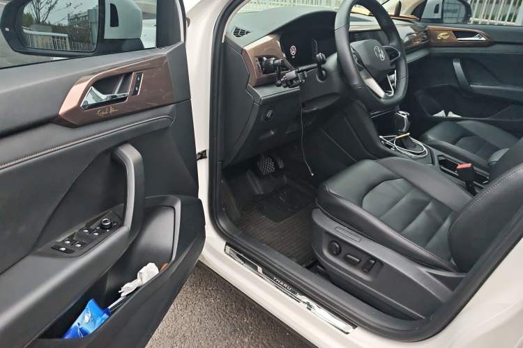 Used Volkswagen Tharu 2022 330TSI Four-Wheel Drive Luxury Edition