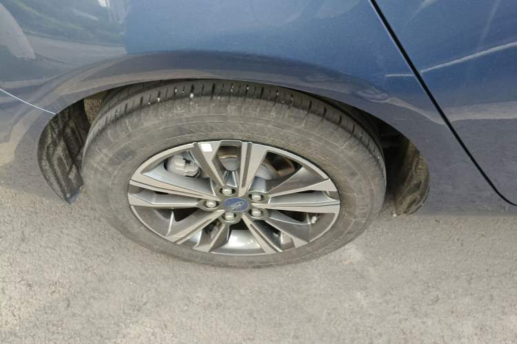 Used Ford Escort 2021 1.5L Automatic Diamond Edition Right Rear Wheel Hub