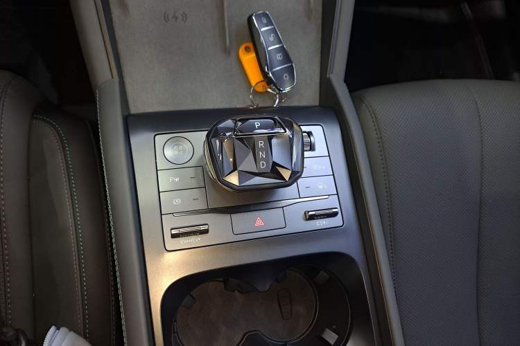 Used BYD Qin L 2025 DM-i Smart Drive 120KM Superior Model
