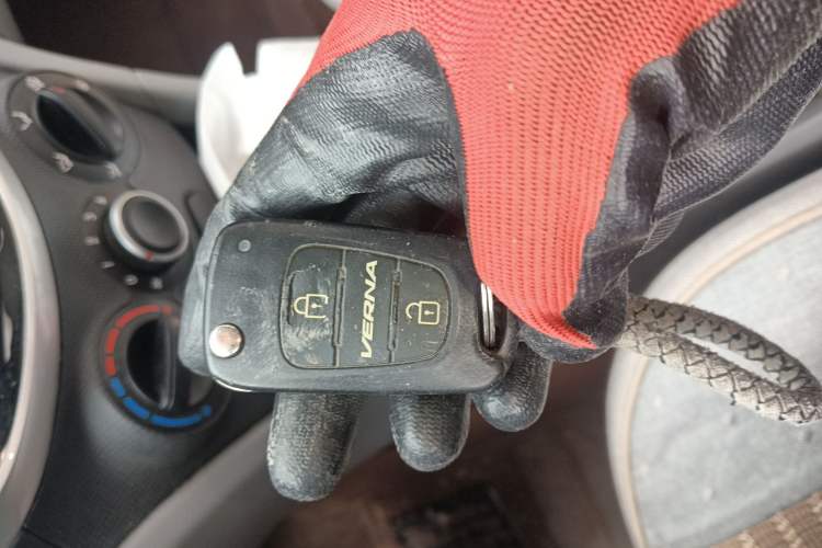 Used Hyundai Verna (older generation) 2014 1.4L Manual Smart GLS Trim