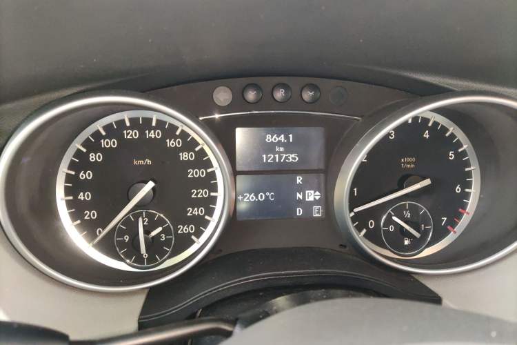 Used Mercedes-Benz R-Class 2010 R 350 L 4MATIC