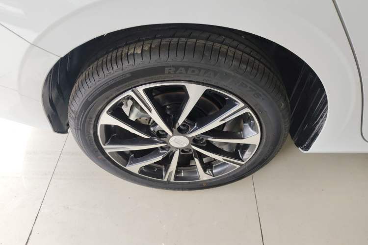 Used Geely Auto Emgrand 2025 4th Generation 1.5L CVT Luxury Version Right Rear Wheel Hub