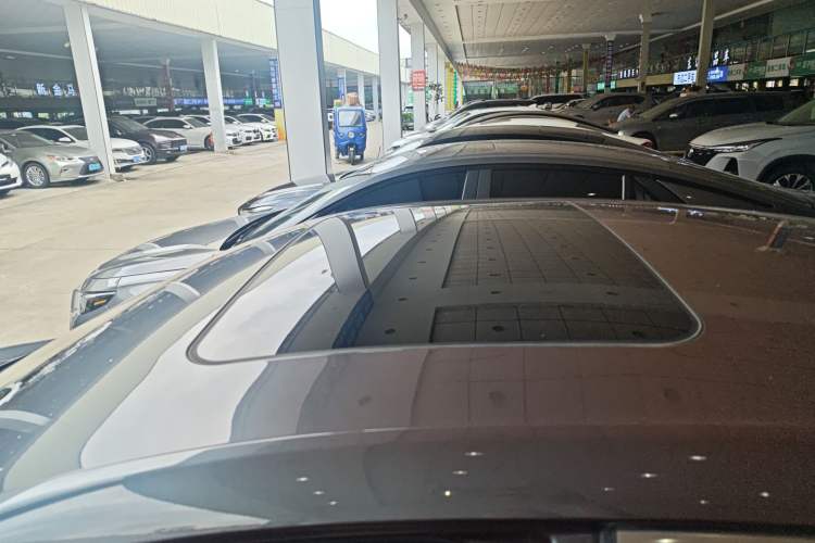 Used MG 5 2022 180 DVVT CVT Youth Luxury Edition Roof