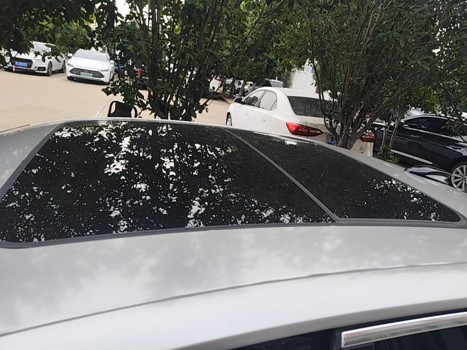 Hongqi H5 2025 2.0T Automatic Flag Edition – 500 000 Units Commemorative Version — снимка 7