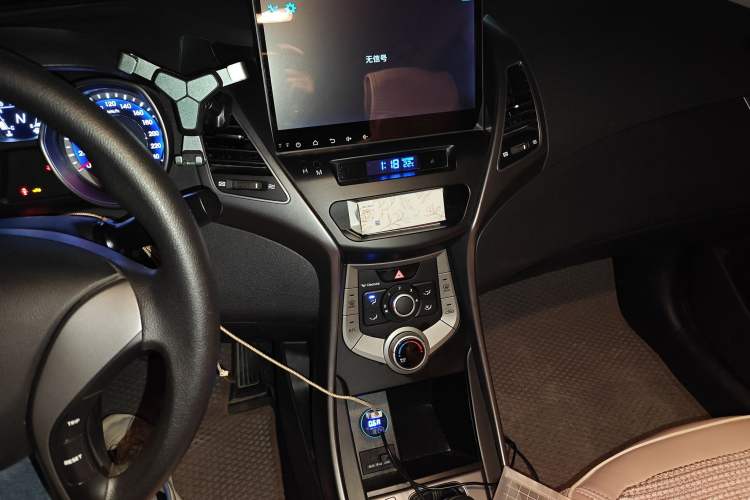 Used Hyundai Elantra (5th Generation / Langdong) 2016 1.6L Automatic Smart Version