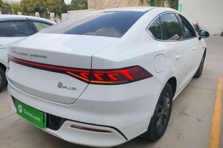 Used BYD Qin PLUS 2021 EV 400KM Leading Comfort Edition