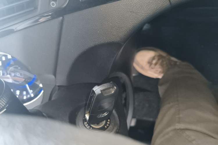 Used Hyundai Sonata 2011 2.0L Automatic Leading Edition Vehicle Key