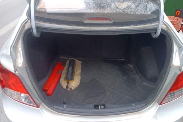 Used Hyundai Verna (older generation) 2010 Sedan 1.4L Manual Standard GL Model
