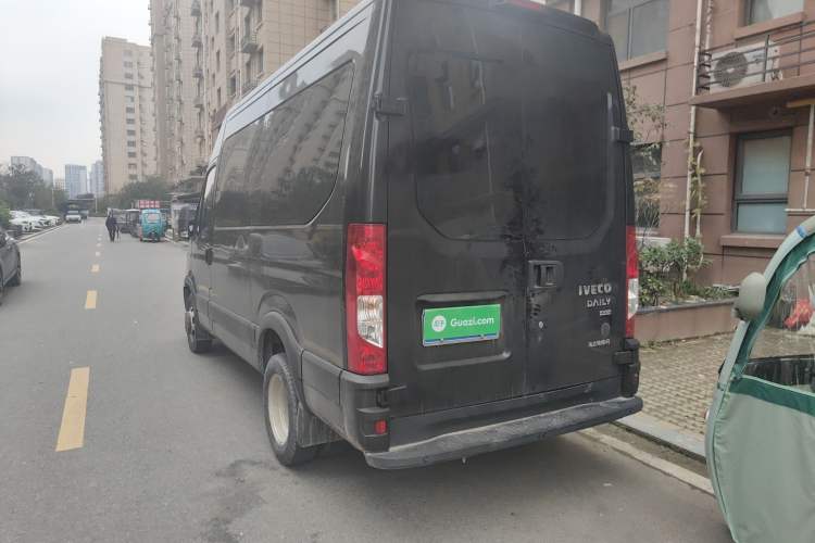 Used Iveco Eurocargo 2021 2.0T Manual Super Rui Long Wheelbase Short Overhang High Roof Side-Sliding Door F1A
