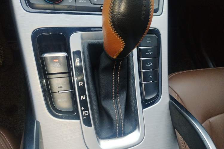 Used Geely Auto Emgrand X7 Sport 2016 1.8TD Automatic ZhiZun Version