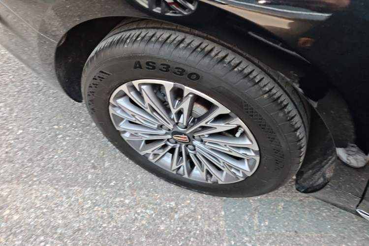 Used Hongqi H5 2023 2.0T Automatic Smart Connect Flagship Edition Right Rear Wheel Hub