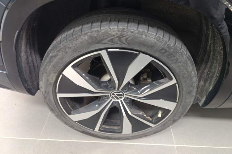 Used Volkswagen Tayron X 2023 330TSI Two-Wheel-Drive Flagship Smart Edition Right Rear Wheel Hub