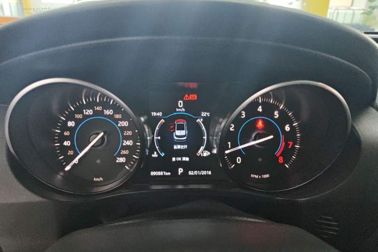 Used Jaguar F-PACE 2018 2.0T Two-Wheel Drive Urban Deluxe Edition Instrument Cluster