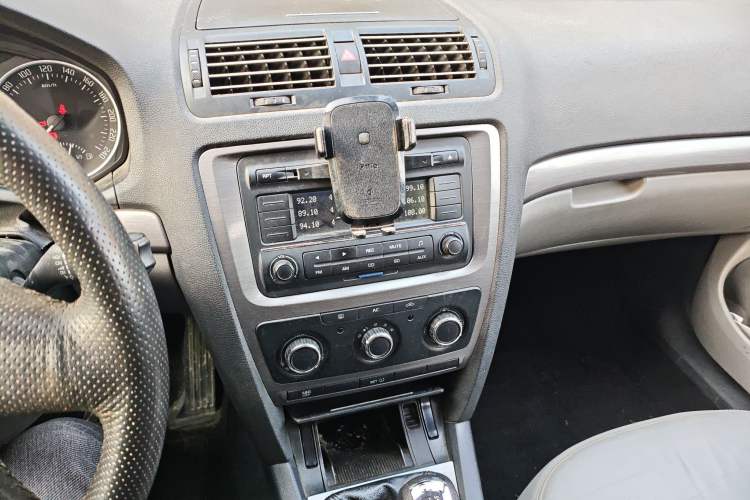 Used Skoda Octavia 2010 1.4 TSI Manual Yijun Edition