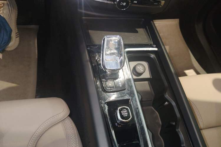 Used Volvo XC60 2026 B5 4x4 Smart Luxury Edition