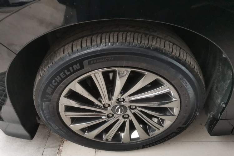 Used GAC Trumpchi M8 2021 Master Series 390T Ultimate Edition Left Front Wheel Hub