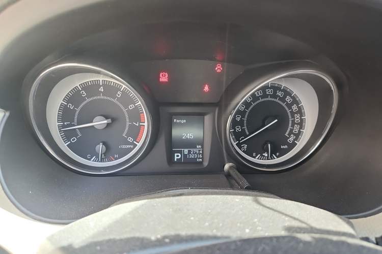 Used Suzuki Kizashi 2011 2.4L Two-Wheel Drive CVT Standard Edition