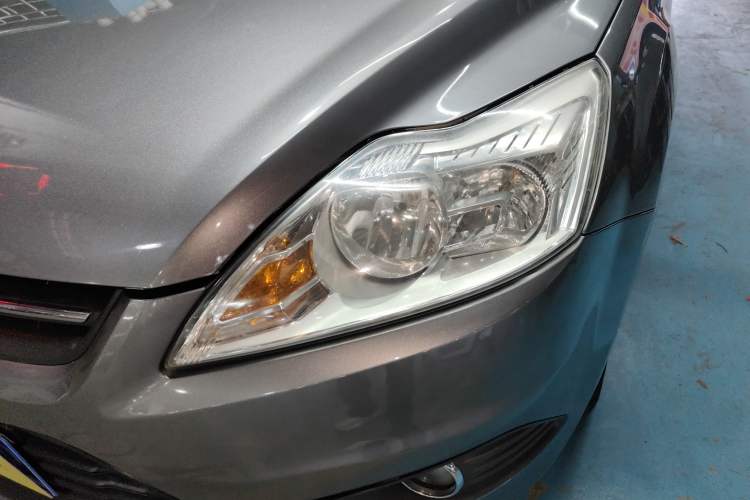 Used Ford Focus 2013 Sedan Classic 1.8L Manual Base Model