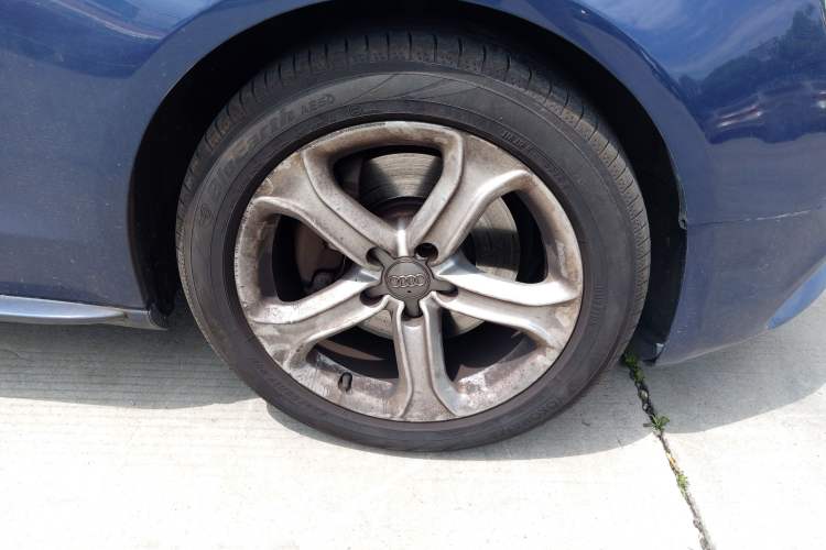 Used Audi A5 2013 Sportback 40 TFSI Right Front Wheel Hub