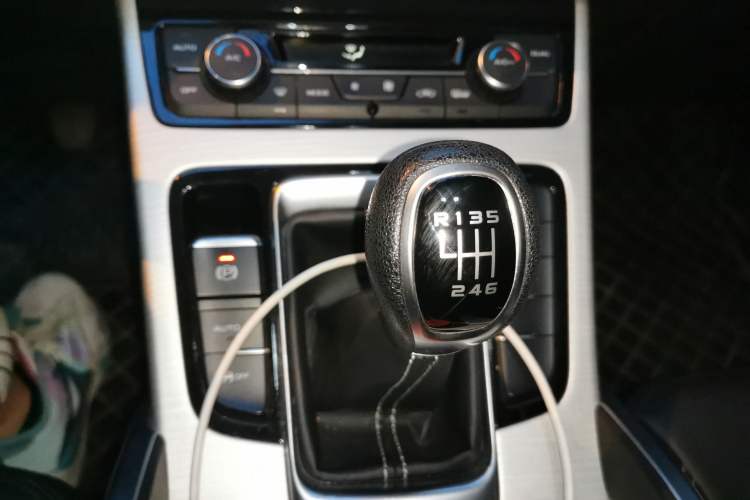 Used Geely Auto Emgrand X7 Sport 2020 1.8TD Manual Two-Wheel Drive Zhiya Model
