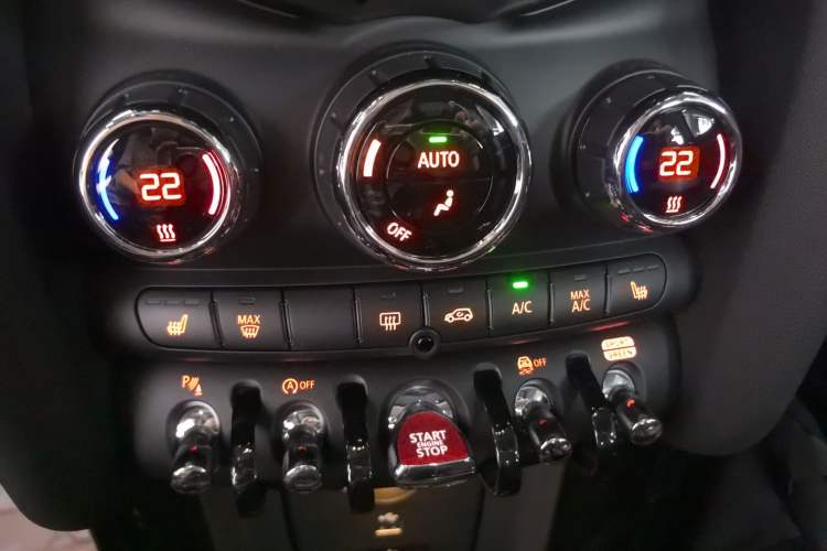 Used MINI MINI 2023 1.5T COOPER Artist