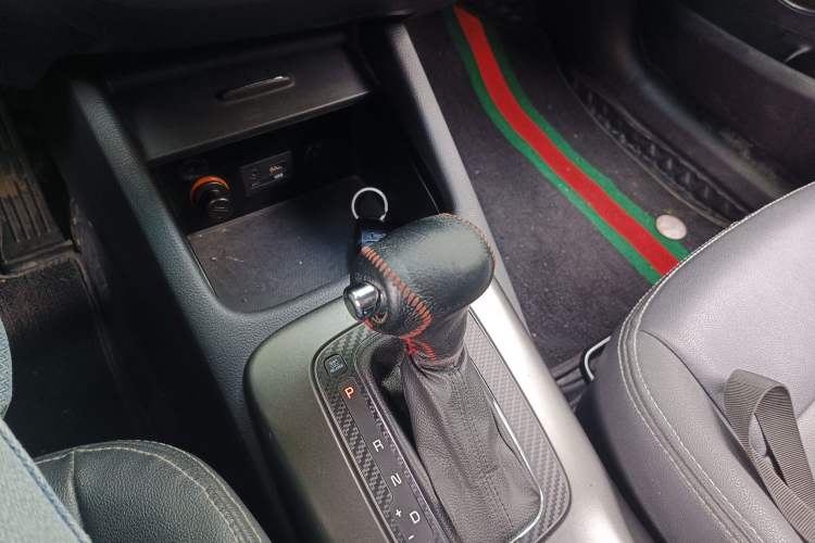 Used Kia K3S 2014 1.6L Automatic GLS Gear Lever