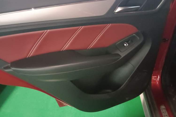 Used Roewe RX5 2016 30T Four-Wheel Drive Automatic Internet Smart Luxury Edition