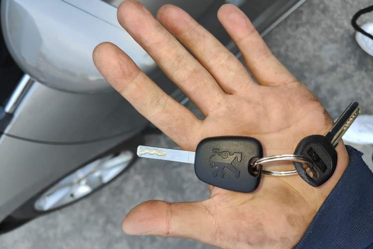 Used Peugeot 408 2011 2.0L Manual Comfort Edition Vehicle Key