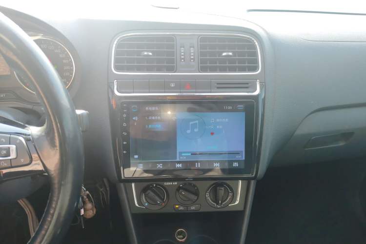 Used Volkswagen Polo 2016 1.6L Automatic Comfort Model
