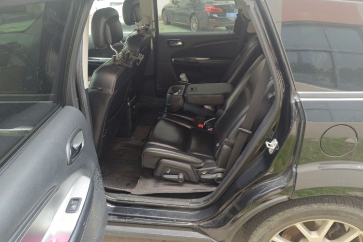 Used Dodge Journey 2013 2.4L Two-Wheel Drive Luxury Version
