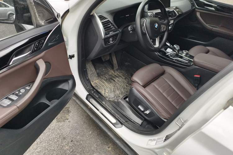 Used BMW X3 2021 xDrive25i Luxury Package Driver Seat