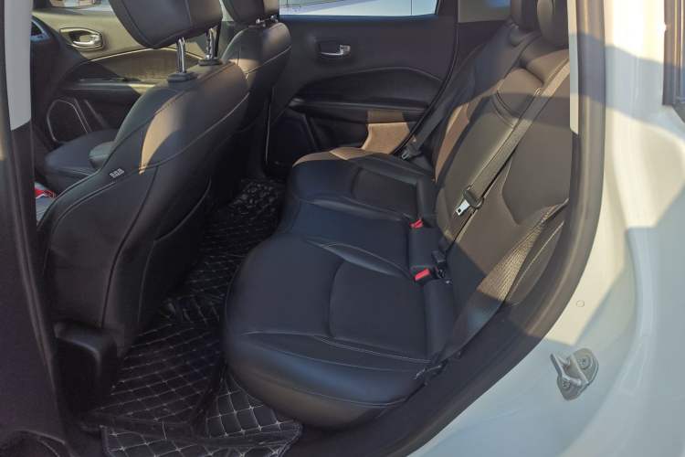 Used Jeep Compass 2017 200T Automatic Family Edition
