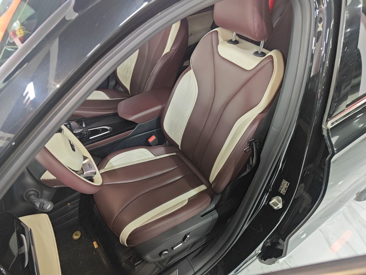 Geely Auto Monjaro L 2021 2.0TD DCT EVO Two-Wheel Drive Prestige Version — снимка 17