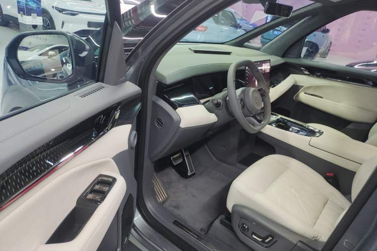 Used Zeekr 009 2024 Six-Seat Executive Version 4WD 108 kWh Driver Seat