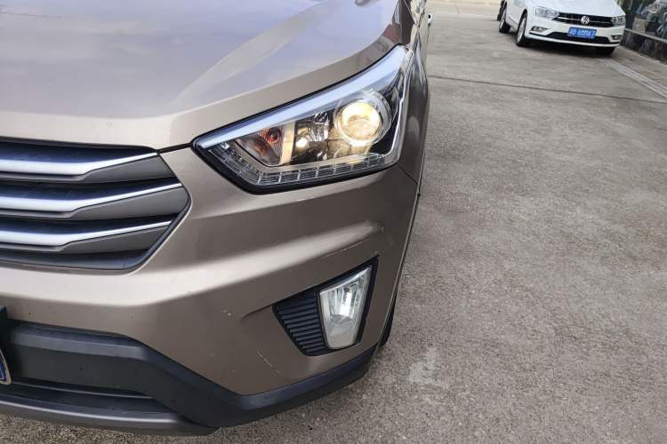 Used Hyundai ix25 2015 1.6L Automatic Two-Wheel-Drive Deluxe DLX Model